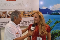 José Carlos entrevistando Leila Rieger (Proprietária do Rieger Hotel do Balneário de Camboriú - SC)_Easy-Resize.com