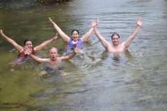 Susy, Dani, José Carlos e Tiago, desfrutando das águas cristalinas do Balneário Estivado - Nobres (MT)