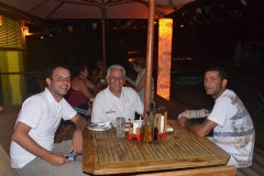 Claudio, José Carlos e Romualdo (Bar Restaurante Chica da Silva)  Fernando de Noronha- PE (2)_Easy-Resize.