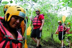 Aqui começa a caminhada por trilha para a grande aventura)