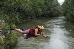 Susy Miranda Cordova, dando o seu salto voador