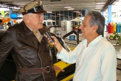 José Carlos, durante entrevista com Carlos Miranda, protagonista da série, O Vigilante Rodoviário; (10)