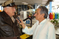 José Carlos, durante entrevista com Carlos Miranda, protagonista da série, O Vigilante Rodoviário; (7)