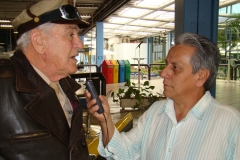 José Carlos, durante entrevista com Carlos Miranda, protagonista da série, O Vigilante Rodoviário;