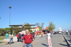 José Carlos, posa em frente a réplica  do hidroavião monomotor Fairey III-D MKII