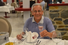 José Carlos apreciando um vinho rose, no restaurante do Hotel Rural Catraia