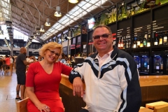 Christiane e Fabio, área de alimentação do Mercado da Ribeira, Lisboa - Portugal