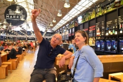 Dr. Estefano e Nesel, na área de alimentação do Mercado da Ribeira, Lisboa - Portugal