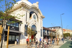 Visão da entrada do Mercado da Ribeira