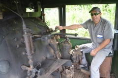 Visão da cabine de comando da locomotiva Maria Fumaça (2)