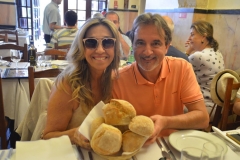 Silvia e Jarbas no Restaurante joão do Grão, em Portugal