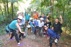 Grupo após o salto de tirolesa