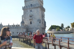 José Carlos, posa em frente a Torre de Belém