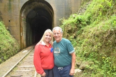 Laura (monitora) e José Carlos