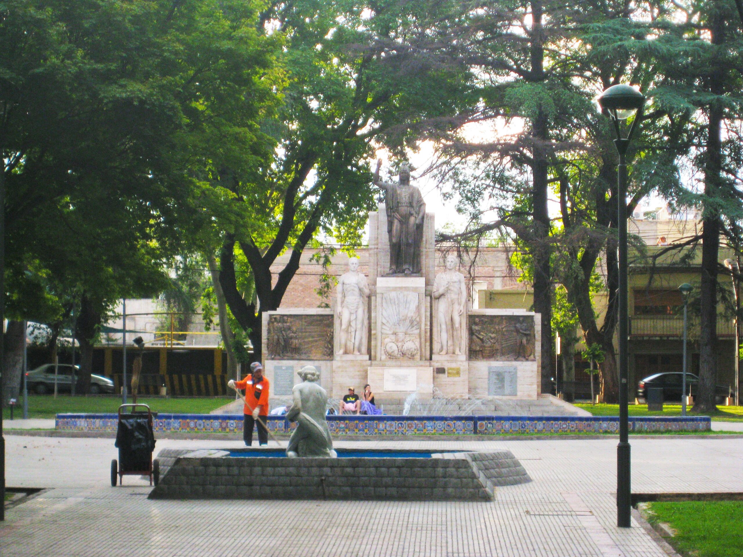 PLAZA ITALIA